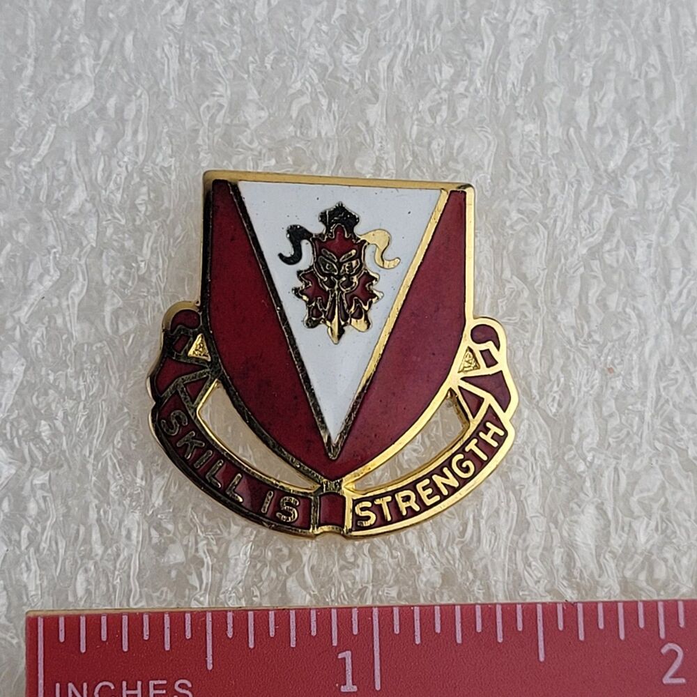 US Military 293rd Engineer Battalion DI DUI Pin Clutchback Crest Badge
